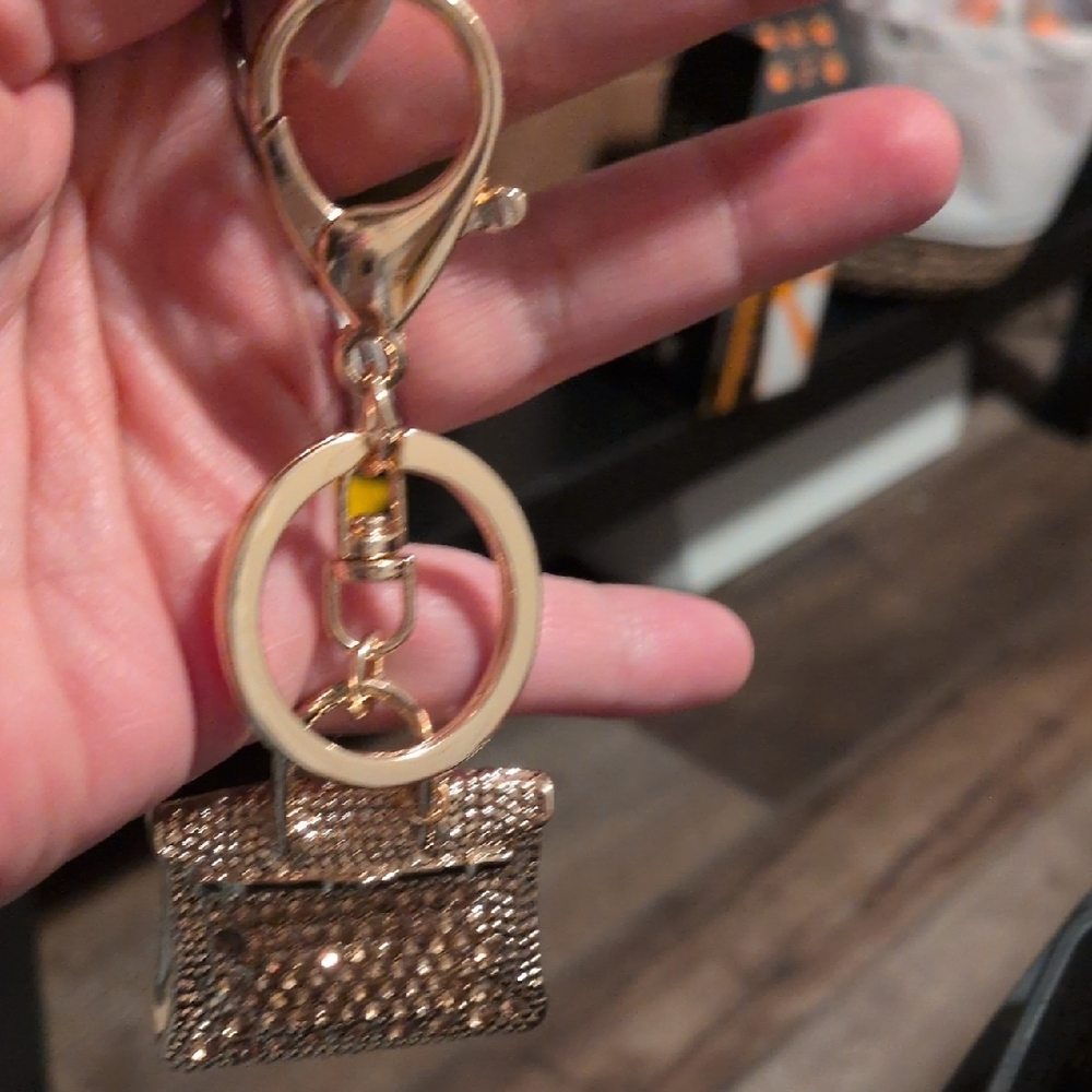 Elegant Gold Women's Bag Charm‎ - Picture 2 of 4